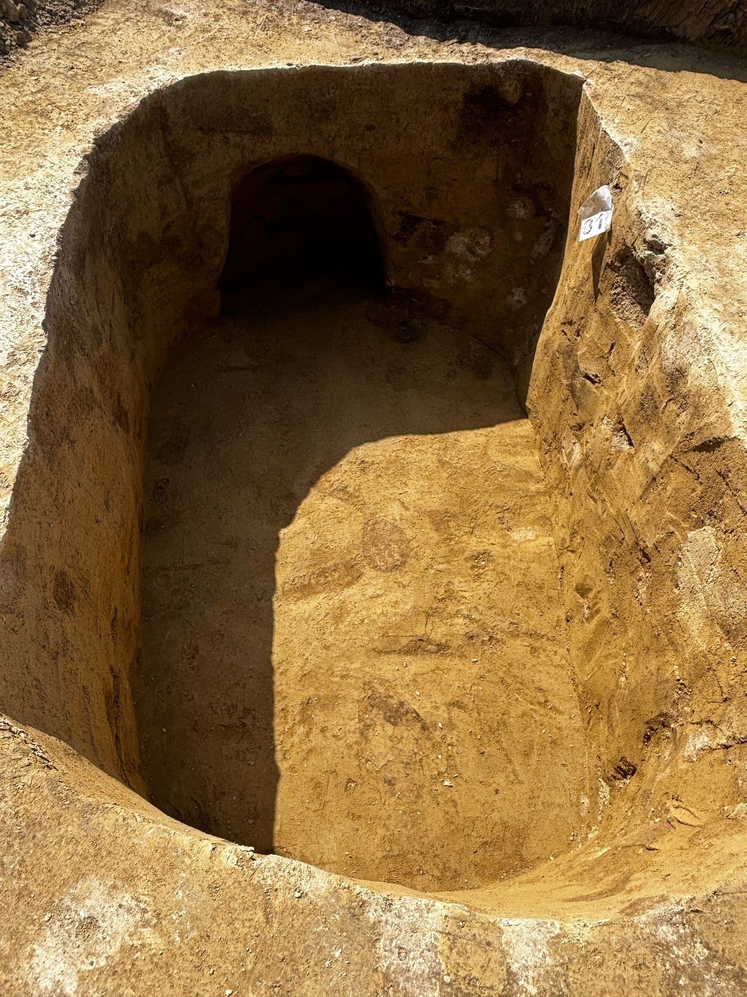 Záchranný archeologický výskum v lokalite budúceho Priemyselného parku Šurany priniesol zaujímavé objavy